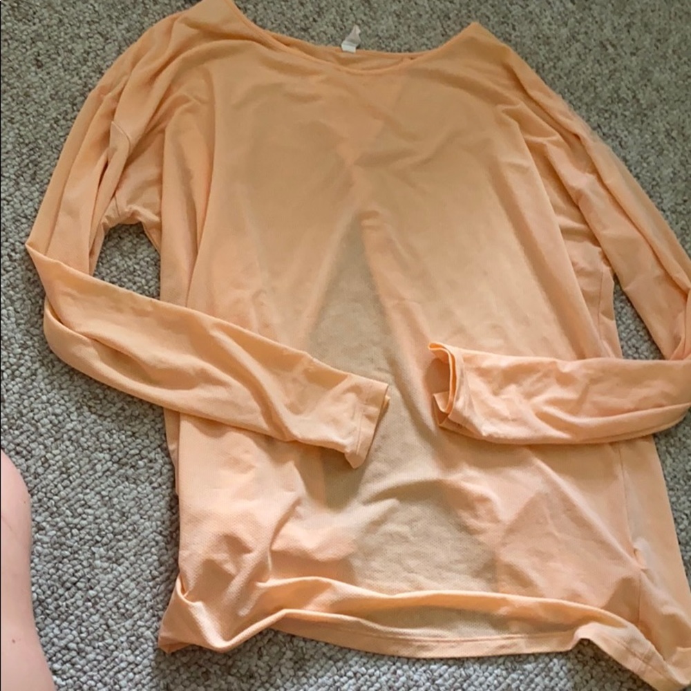 Lucy Longeeve workout top